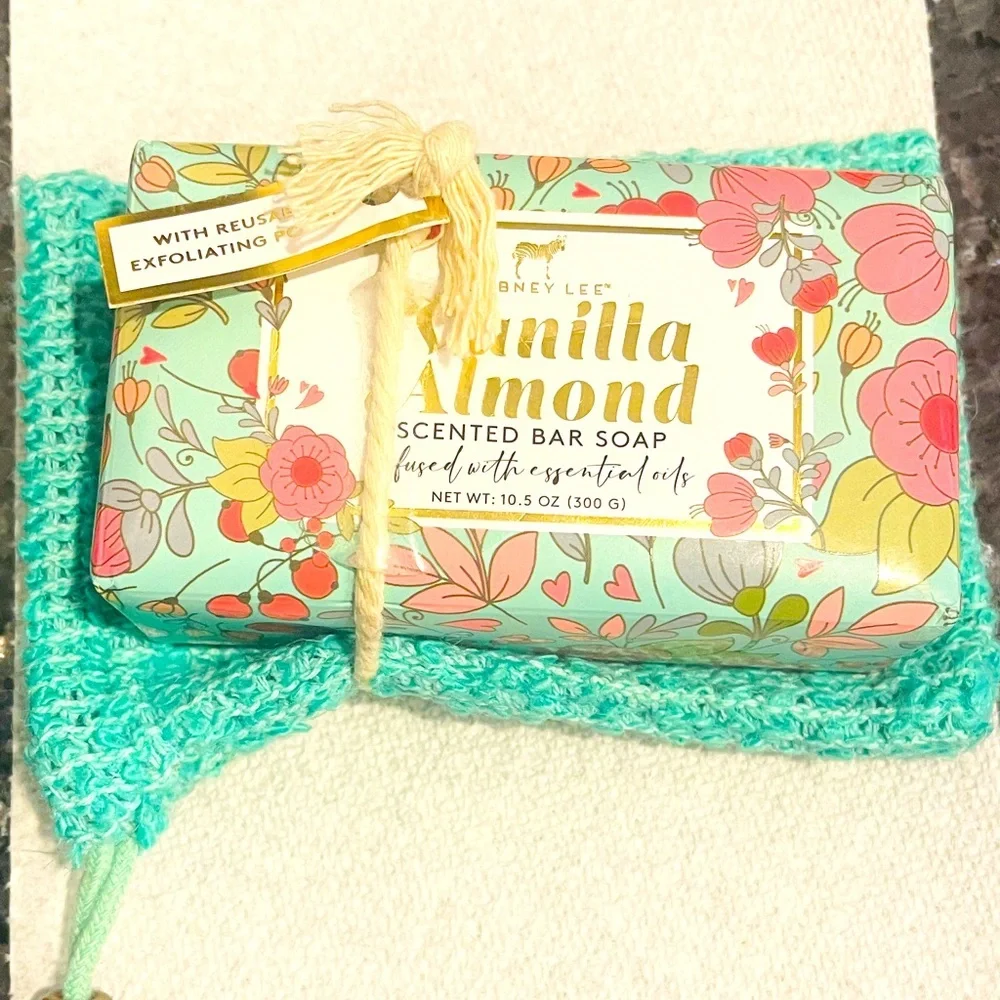 Vanilla Almond scented Dabney Lee Essential Oils Includes Reusable Exfoliating